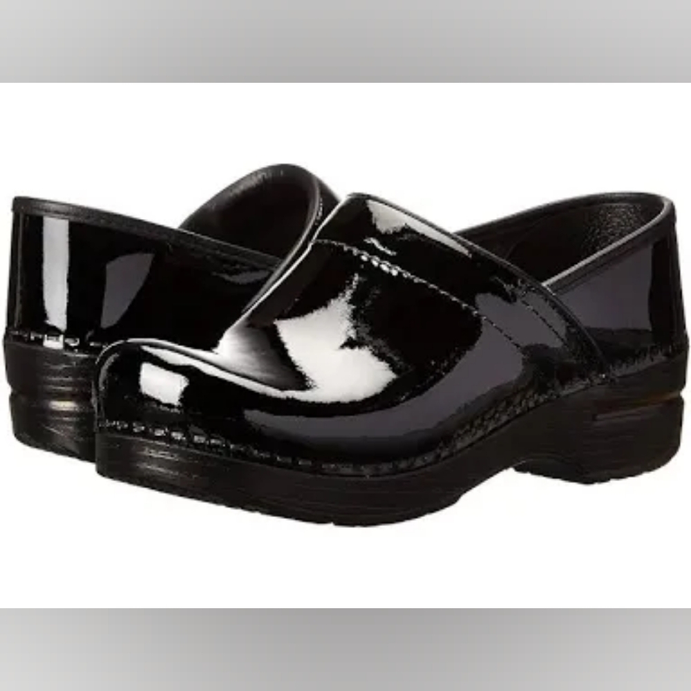 Dansko Professional Patent Leather Clogs EU 39 Wide (US 8.5/9 wide) Black
